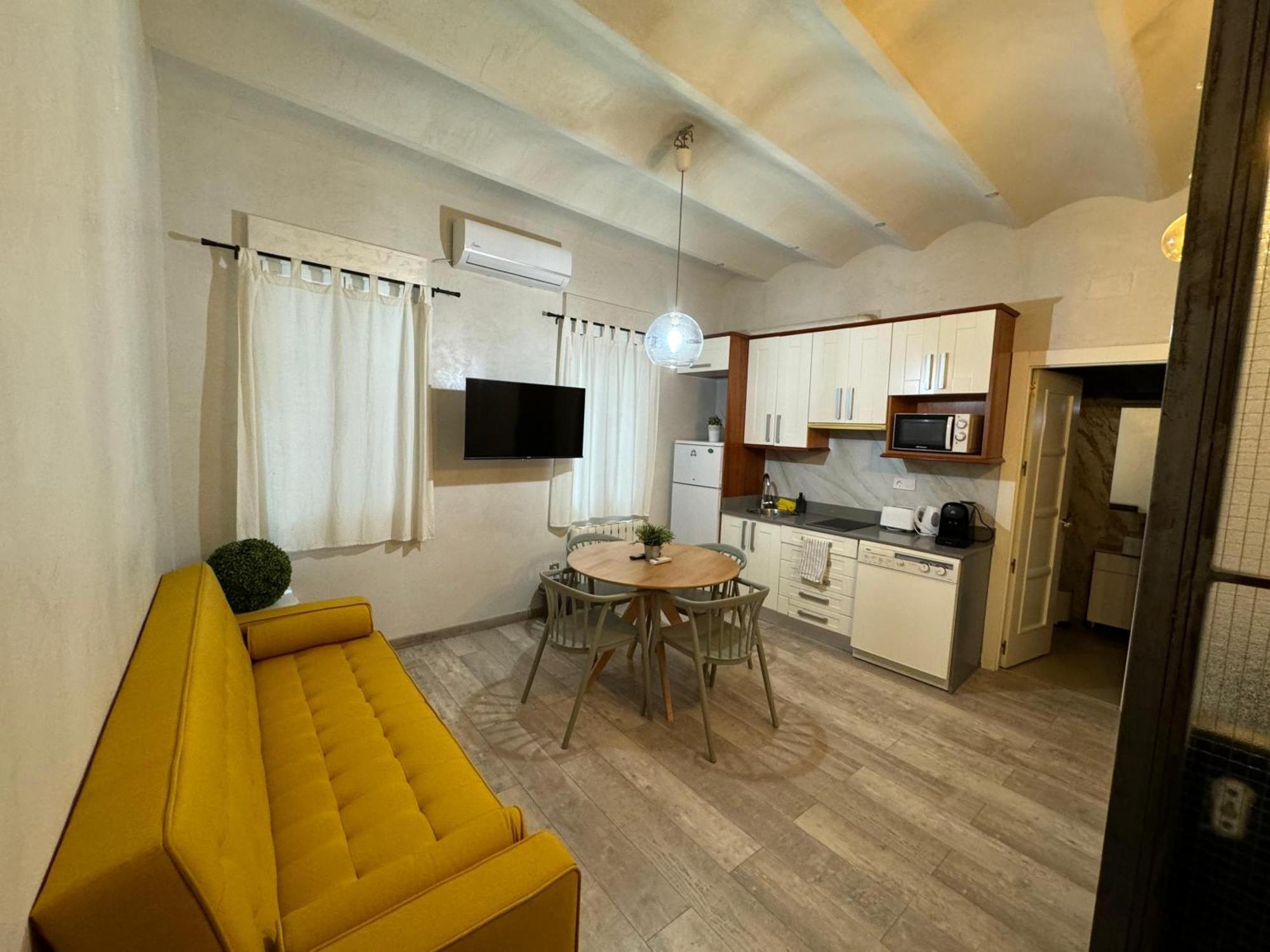 Ama Madrid Santa Ana Apartment Екстериор снимка
